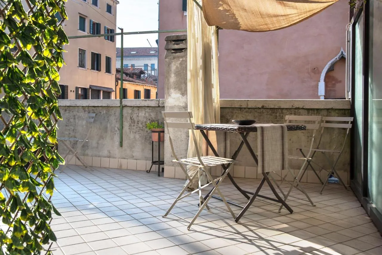 Guest house Tre Sestieri Terrace Canal View Venice