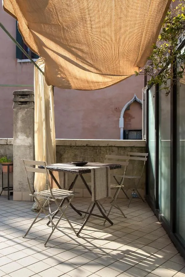 Guest house Tre Sestieri Terrace Canal View Venice
